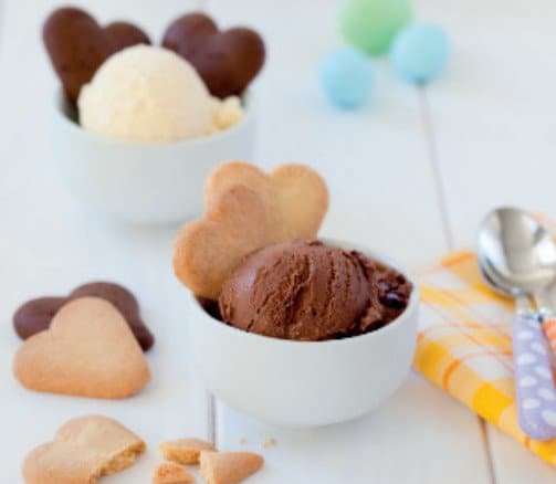 Biscotti cuore con gelato