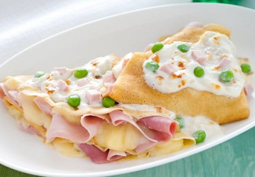 Crepes con fontina, prosciutto e piselli