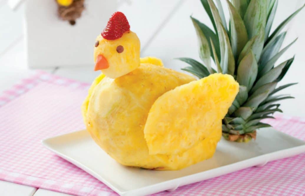 gallina con ananas e frutta