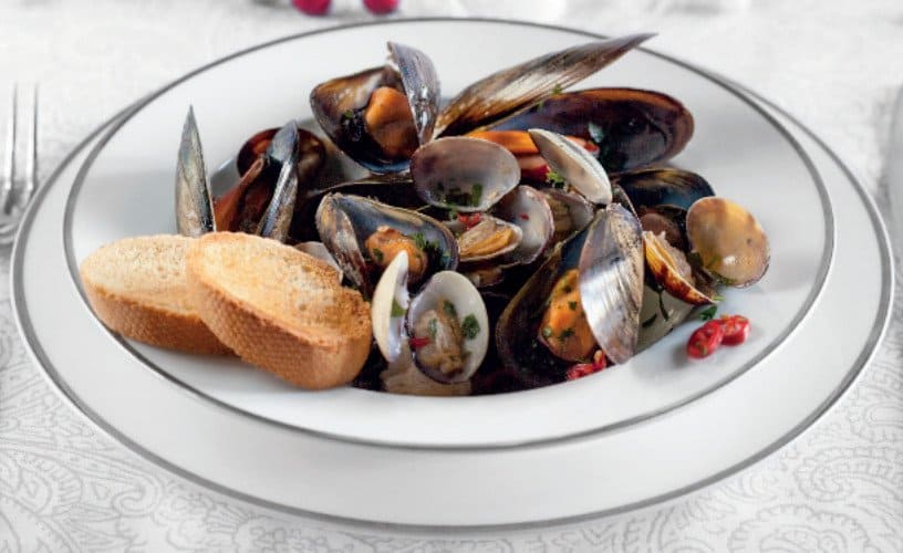 Sauté di cozze, vongole e fasolari